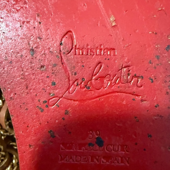 Christian Louboutin - Picture 4 of 4